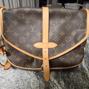 Louis Vuitton Saumur 30